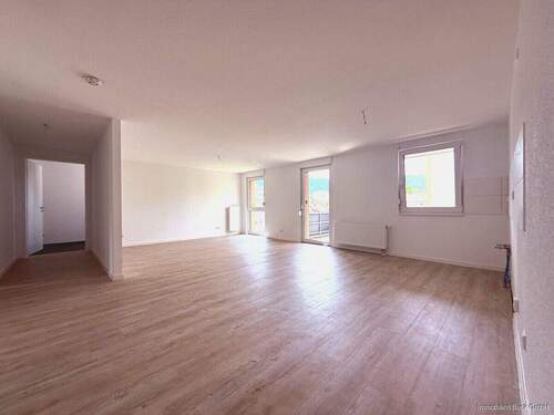 Wohnbereich - Helle und freundliche 3 Zimmer-Wohnung mit Balkon und Aufzug sucht neuen Mieter