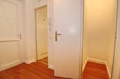 Flur & Abstellkammer - 