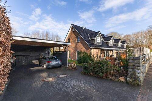 Außenansicht - 5 Zimmer Doppelhaushälfte zum Kaufen in Hamdorf