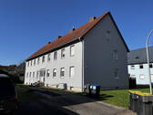 Eigangsbereich von der Straße - 
