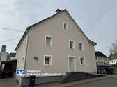 Straßenansicht - Großzügiges Familienhaus - teilweise kernsaniert
