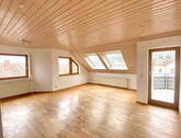 sonniges Wohnzimmer - Sonnige Wohnung mit Charme und viel Platz