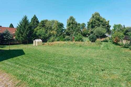 Grundstück und Bauplatz - 
