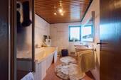 Erdgeschoss, Bad - 