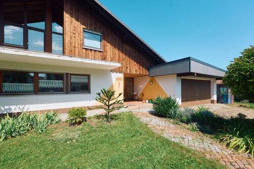 Objektansicht - Einfamilienhaus mit 205,00 m² in Vöhringen zum Kaufen
