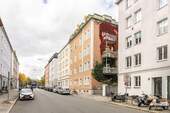 Blick auf die Balkone - 2 Zimmer Etagenwohnung in München