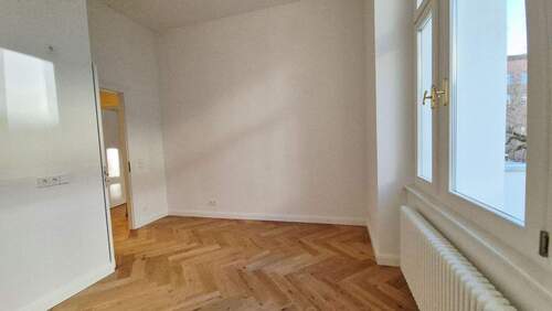 Wohnküche mit Platz für eine Essecke - 