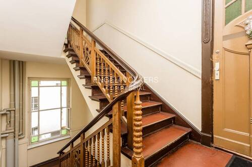 Treppenhaus - Einfamilienhaus zum Kaufen in Berlin