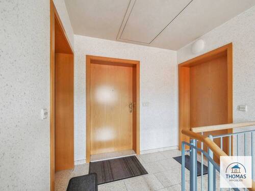 Eingang Wohnung - 3 Zimmer Etagenwohnung zum Kaufen in Sebnitz