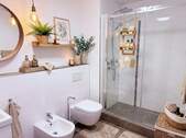 Badezimmer mit Dusche - 