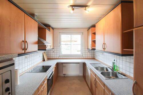 Einbauküche - 6 Zimmer Einfamilienhaus in Bad Emstal