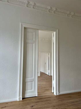 Flügeltür Wohnzimmer - Großzügige 3-Zimmer-Wohnung, frisch modernisiert, Dusch-Wannenbad