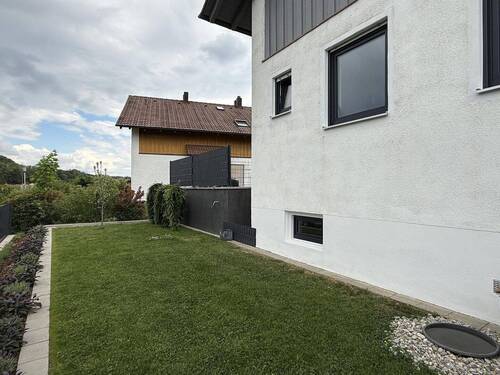Ansicht mit Garten - 