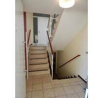 Frisch renovierte 3-Zimmer-Wohnung mit Balkon, Loggia & saniertem Bad im gepflegten Zweifamilienhaus - Trier Biewer