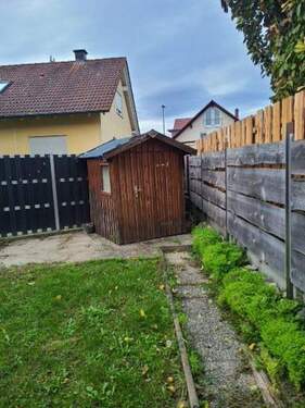 Garten mit Gartenhaus - 