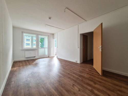 Wohnzimmer - 2 Zimmer Etagenwohnung zur Miete in Freiberg