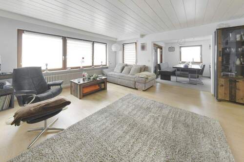 Wohnzimmer - 5 Zimmer Einfamilienhaus zum Kaufen in Grafenberg