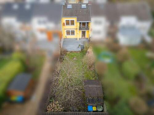 Rückansicht mit Garten - 