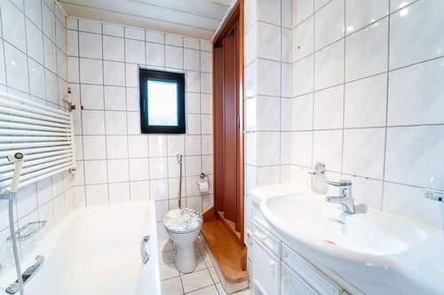 Tageslichtbad mit Zugang zum Dachgeschoss - 