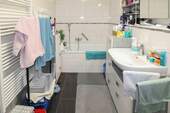 Badezimmer (1) - Etagenwohnung mit 95,60 m² in Ostfildern zum Kaufen