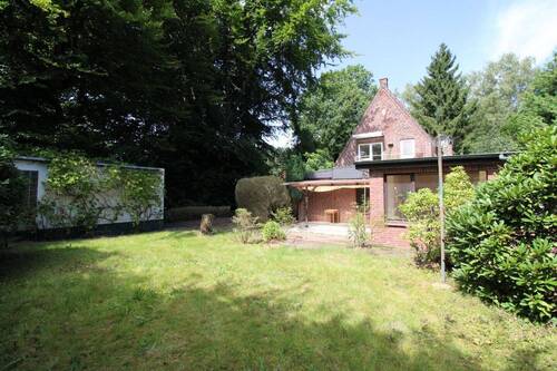 Südgarten und Garage - 