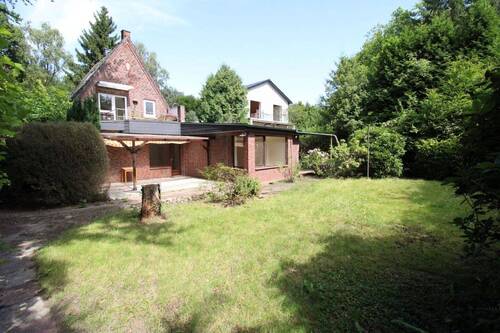 Südgarten und Terrasse - 7 Zimmer Einfamilienhaus in Hamburg