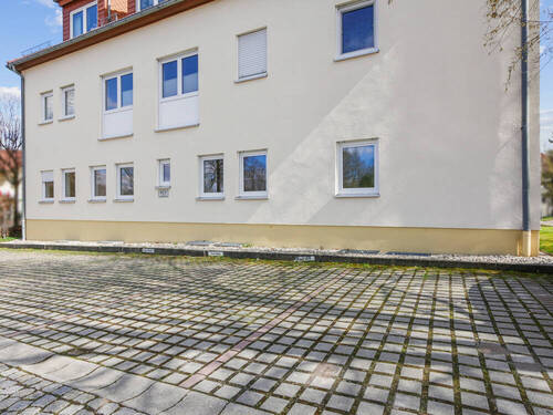 Außenstellplätze - Büro in Neustadt