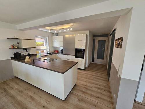 Offene Küche mit Insel - 