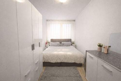 Schlafzimmer 1 - 4 Zimmer Etagenwohnung in Trier