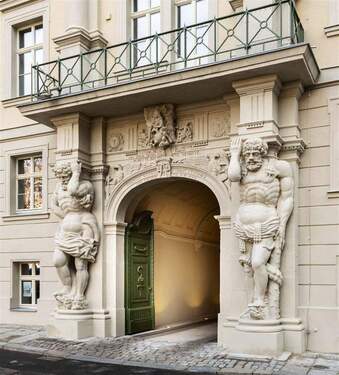 16_Einfahrt - 4 Zimmer Etagenwohnung zur Miete in Halle