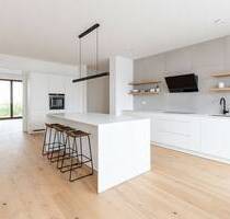 Moderne Vier-Zimmer Erdgeschoss Wohnung mit großem Garten - Frankfurt am Main Eschersheim