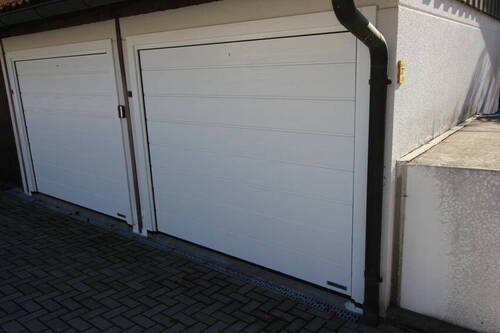 Garage mit Sektionaltor - 