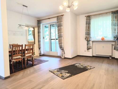 Wohn/Essen mit Zugang zum Westbalkon - 