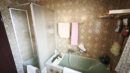 ... Wanne und Dusche - 