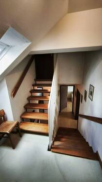 Treppe zum ausbaubaren Dachboden - 