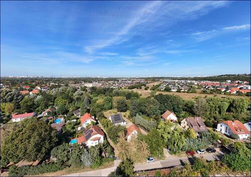 Umgebung - Teilbares Baugrundstück mit kleinem Bungalow: Option für 1-2 Neubauten in attraktiver Lage