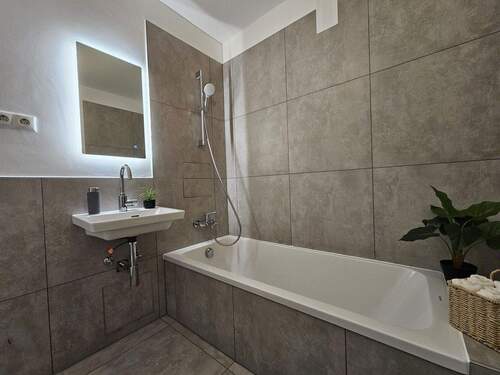 Badezimmer - Etagenwohnung mit 82,00 m&sup2; in Bayreuth zum Kaufen