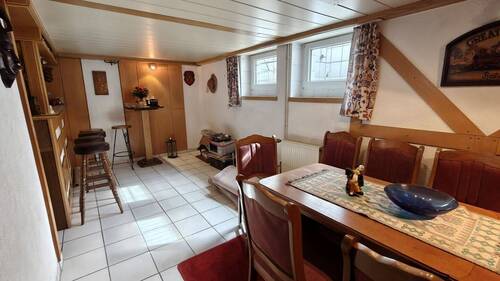 Großer Partykeller mit Theke - 