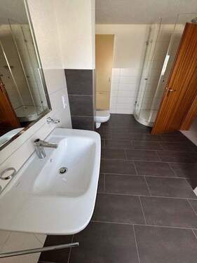 und Dusche - 