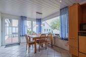 Küche mit Austritt auf die Terrasse - 