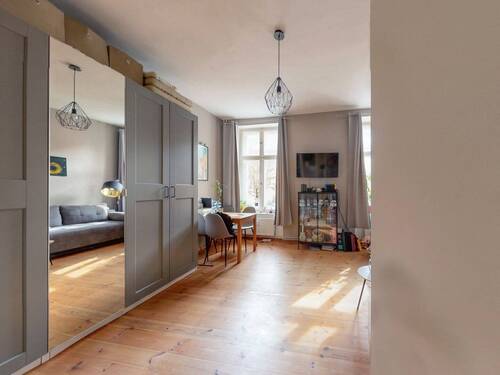 Titelbild - Kompakte Altbau-Wohnung mit Außenfläche und klassischem Wohncharakter