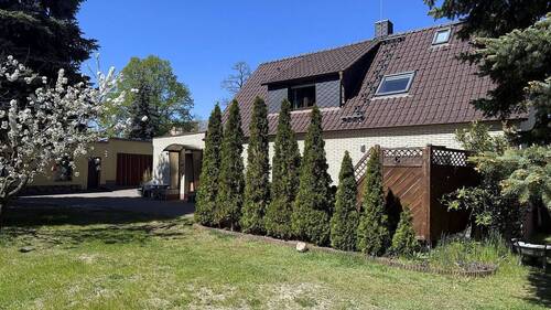 Haus von hinten - 