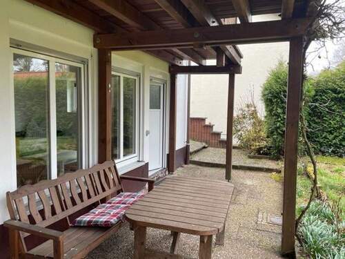 Seite rechts mit Apartement UG - 