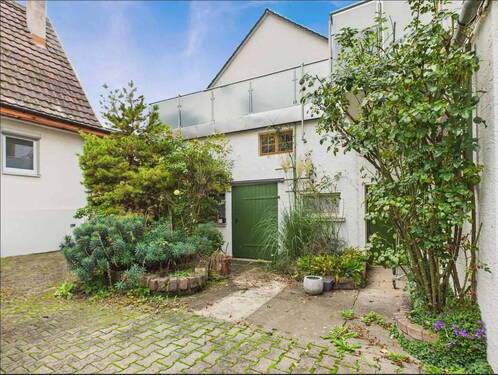 2 Schuppen mit reichlich Platz - 