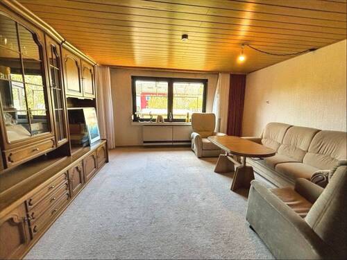 Wohnzimmer EG - 7 Zimmer Reihenmittelhaus zum Kaufen in Sindelfingen