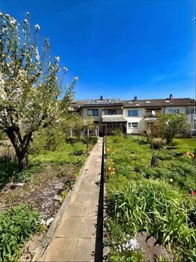 Garten - Reihenmittelhaus mit 140,90 m&sup2; in Sindelfingen zum Kaufen