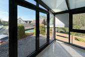 Blick zum eigenen Pool - 4 Zimmer Einfamilienhaus zum Kaufen in Kleinmölsen