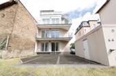 Titelbild - Zentral gelegenes Dreifamilienhaus mit großer Dachterrasse und drei Stellplätzen