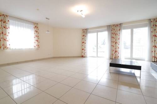 Wohnzimmer Ansicht II - EG - 8 Zimmer Mehrfamilienhaus, Wohnhaus in Frankfurt am Main
