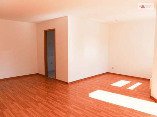 Wohnzimmer - 3 Zimmer Etagenwohnung in Limbach-Oberfrohna